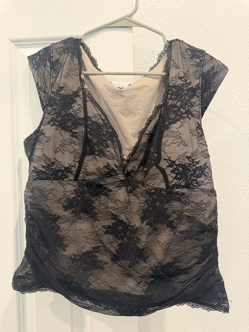Abercrombie & Fitch Lace Top Size X Large Black Nude V-Neck Cap Sleeve